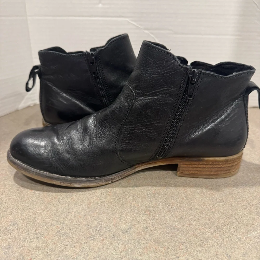 Josef Seibel Sienna 45 Women’s Chelsea Black Leather Ankle Booties 40 (US 9-9.5)